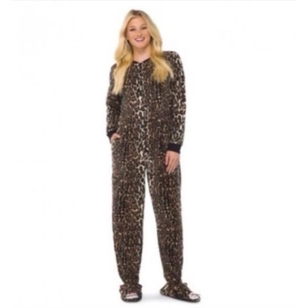 NICK & NORA Leopard Print One Piece Footed Pajamas Womens Size S Cozy Lounge